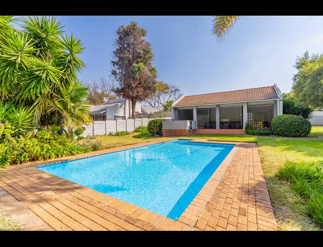2 BEDROOM CLUSTER FOR SALE IN MAGALIESSIG